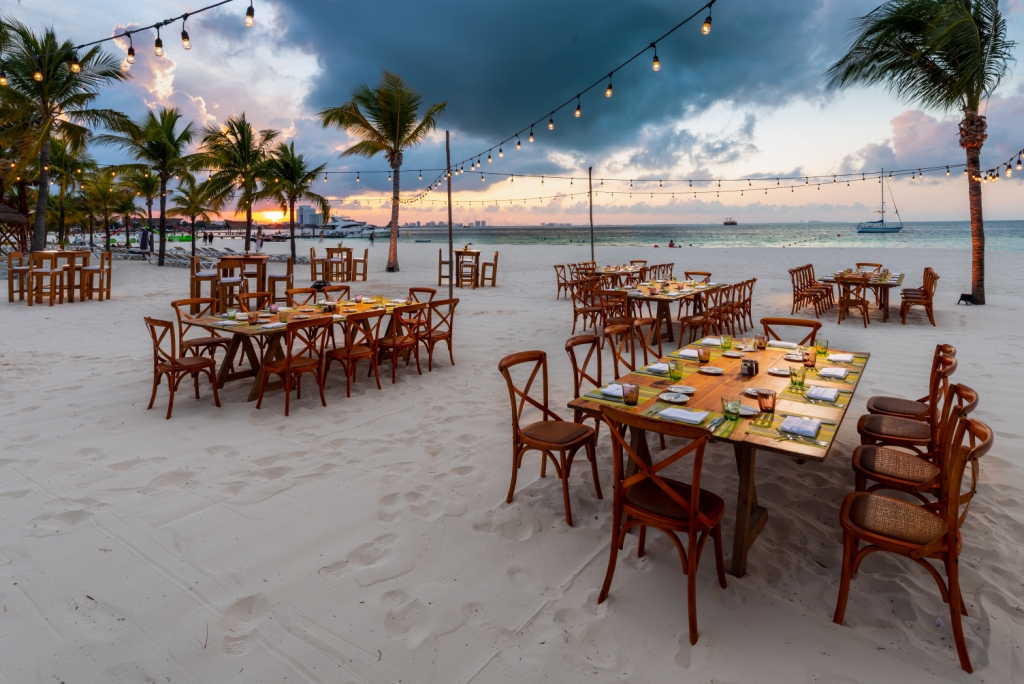 Boda En La Playa En Canc N Celebrando El Amor En Un Para So Tropical