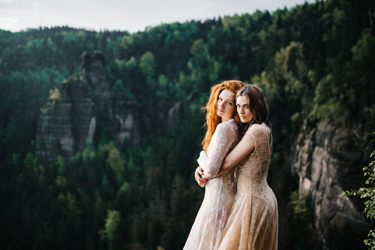 Boda gay: cómo combinar los trajes de novios o los vestidos de novias